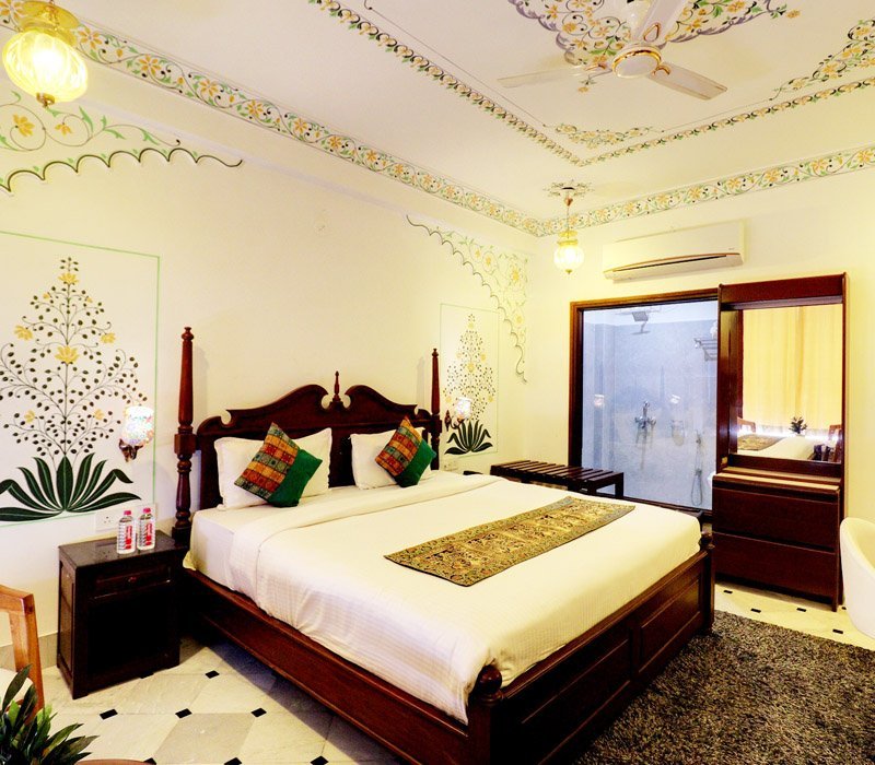 Best-Lake-View-Hotel-in-Udaipur
