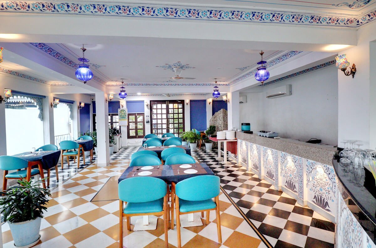 Best-Hotel-with-Lake-View-in-Udaipur